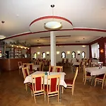 Western Center 3* Rzeszów
