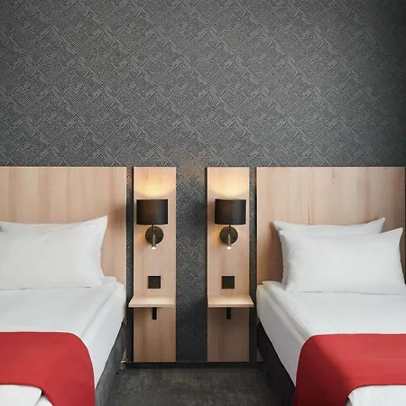 Western Center 3*