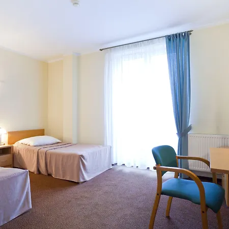 Western Center Szálloda 3*