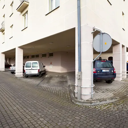 Western Center Szálloda 3*