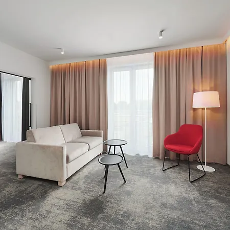 Western Center 3*