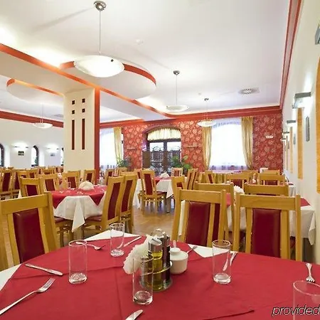 Western Center 3*